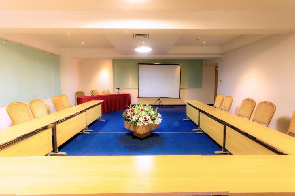The Corporate Hotel And Convention Centre Oulan-Bator Extérieur photo
